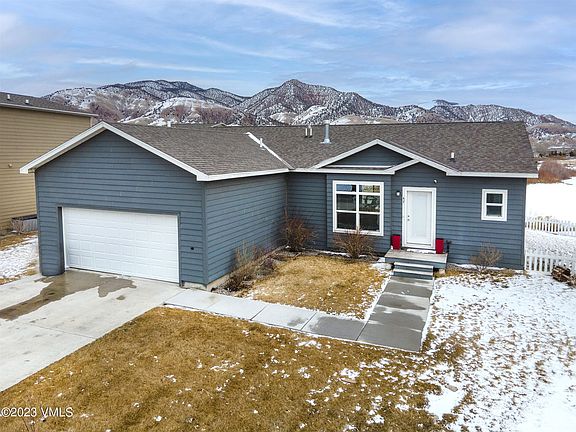 3rd image of 62 Rainbow Cir