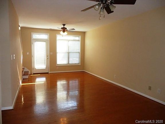 3rd image of 140 Sunridge Dr