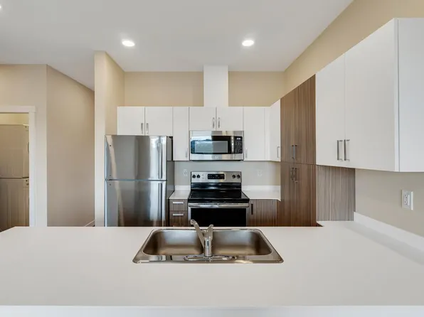 The Star on Goldstream