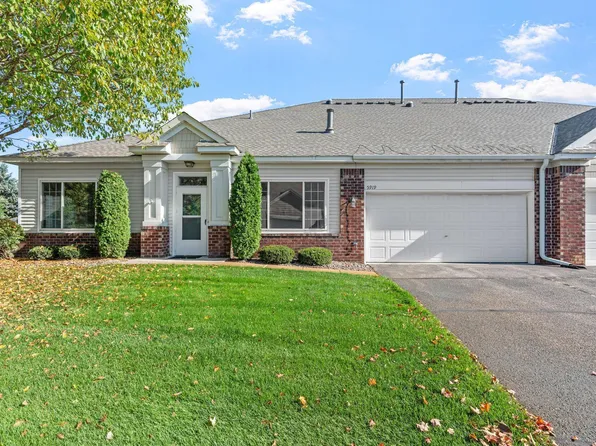 5919 Prairie Ridge Dr, Shoreview, MN 55126