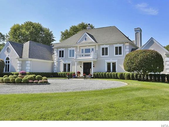 4th image of 9 Henkers Farm Ln