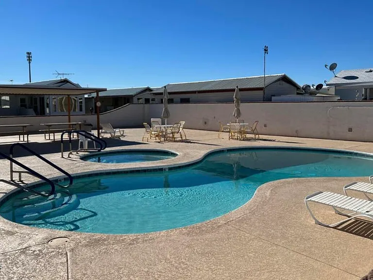 210 E Mesa Dr — Photo 17