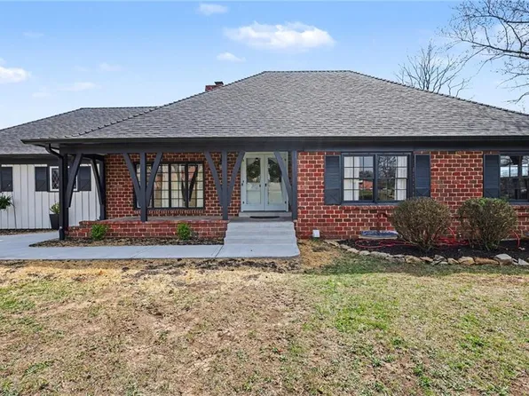 107 E Santa Fe Trl #11, Kansas City, MO 64145