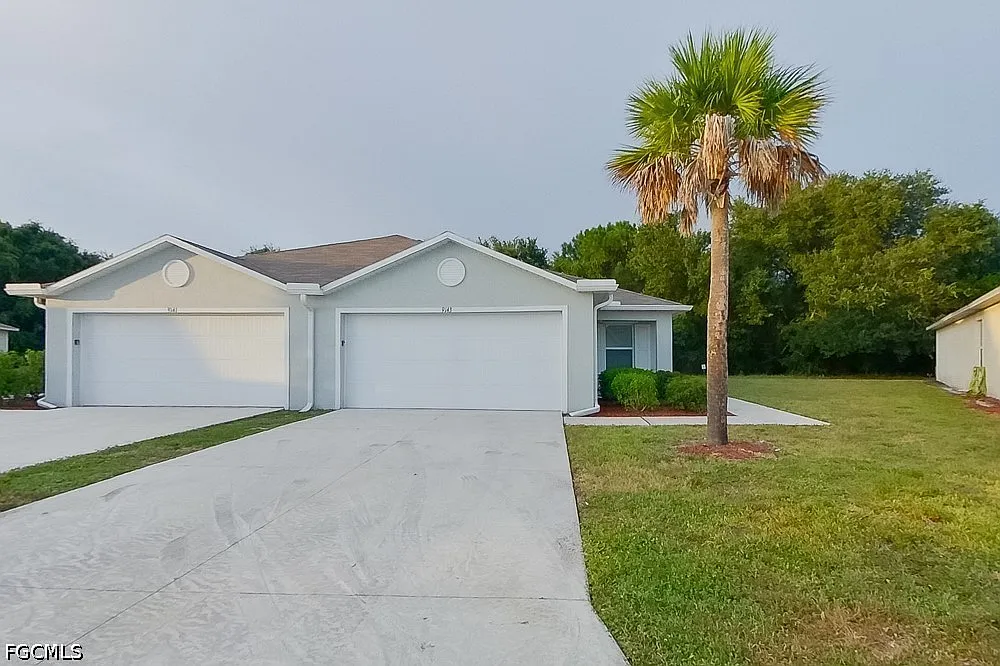 3 bed, 2.0 bath, 1409 sqft, $1,574 — Photo 1