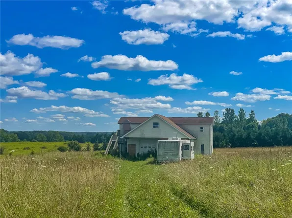 295 Stoughton Rd, Slippery Rock, PA 16057