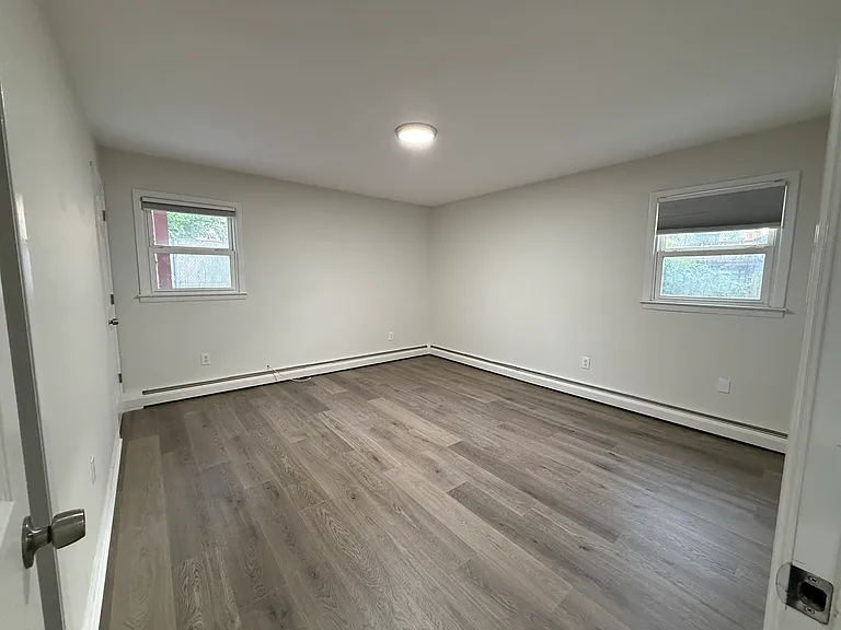 450 E Penn St #1 — Photo 34