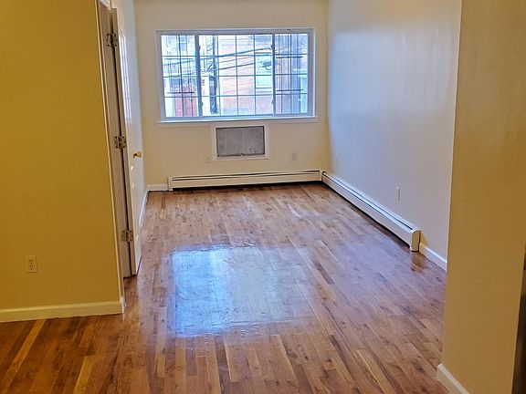 4th image of 670 E 234th St #1