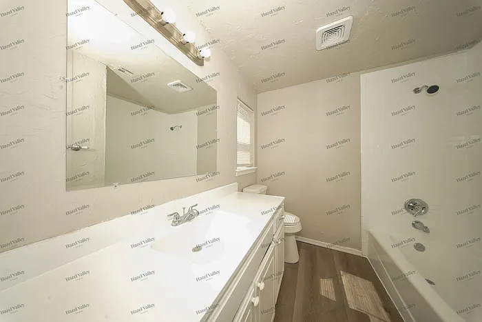 9109 Oak Cliff Dr — Photo 11