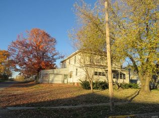 621 W Palm St, Roodhouse, IL 62082