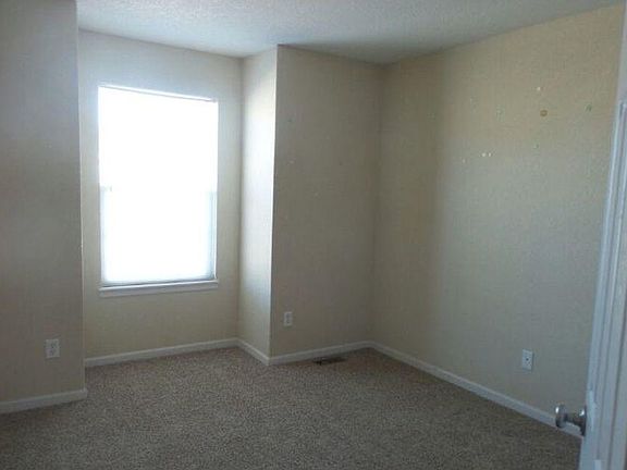 2nd image of 2204 Brooke Bnd