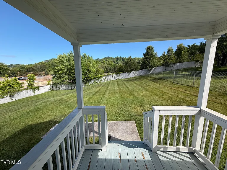 2505 Catherine St — Photo 12