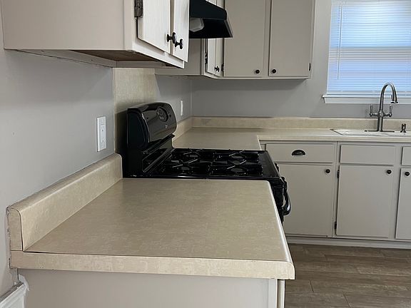 5th image of 15068 S Yukon Ave