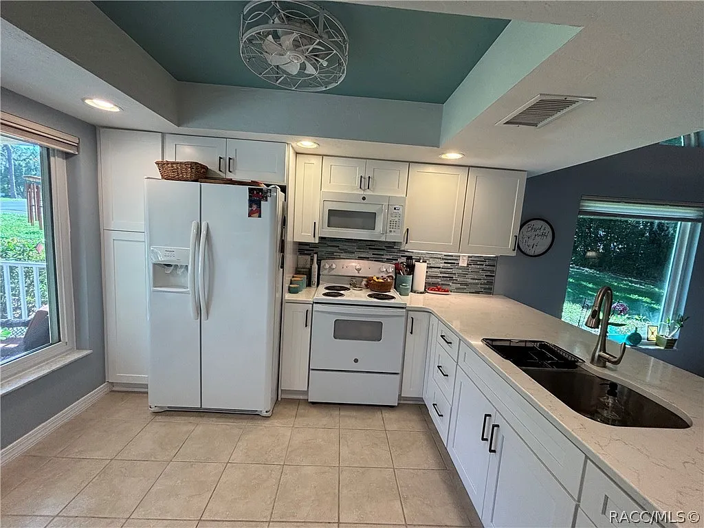 Building Photo - 3636 N Lucille Dr