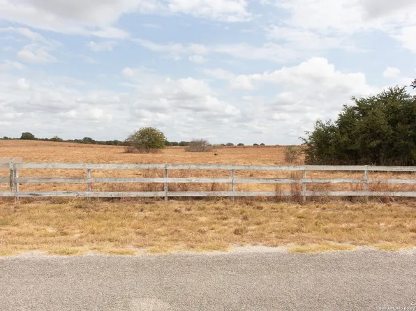 178 Lake View Cir LOT 6, La Vernia, TX 78121