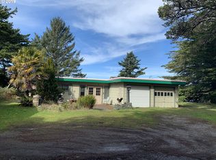 836 Pinehurst Dr, Port Orford, OR 97465