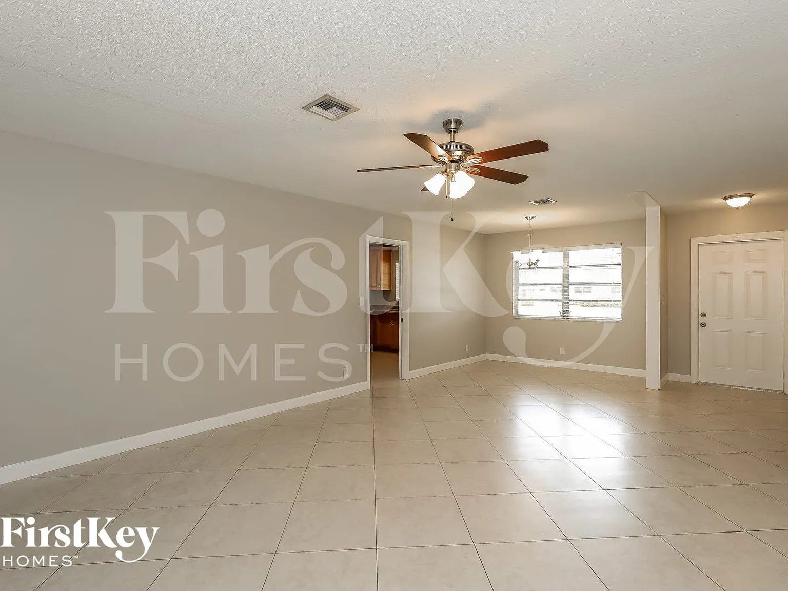 3 bed, 2.0 bath, 1800 sqft, $3,760 — Photo 3