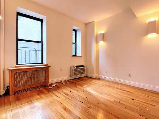 Rented by The Crest Group | media 9