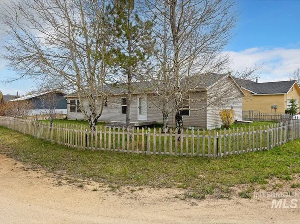 932 S 5th St W, Fairfield, ID 83327
