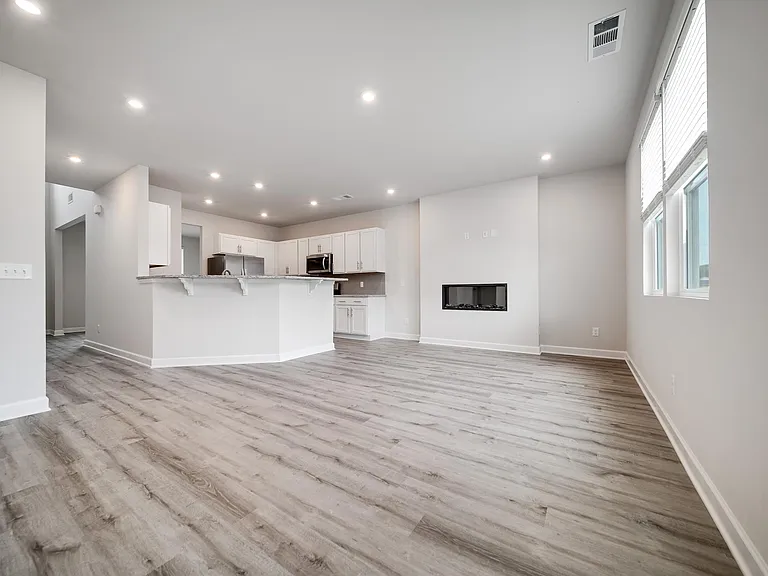 4511 Hoboken Way — Photo 10