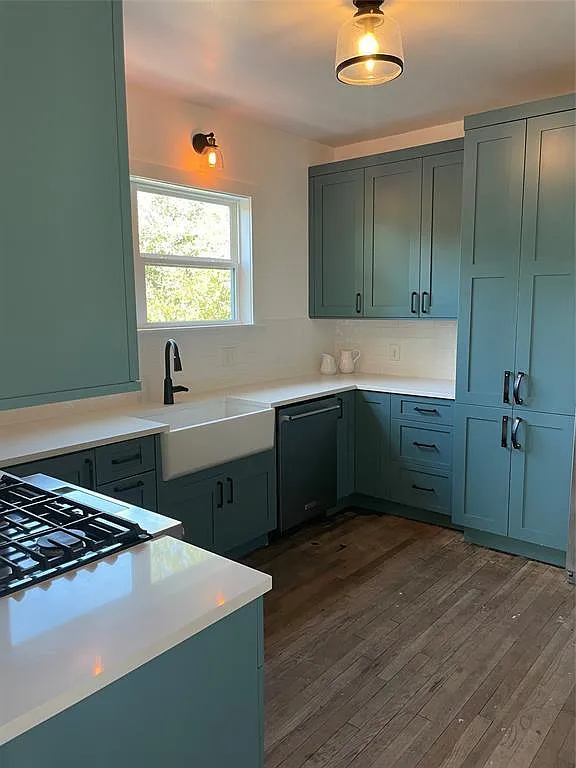 3 bed, 2.0 bath, 1736 sqft, $2,400 — Photo 4