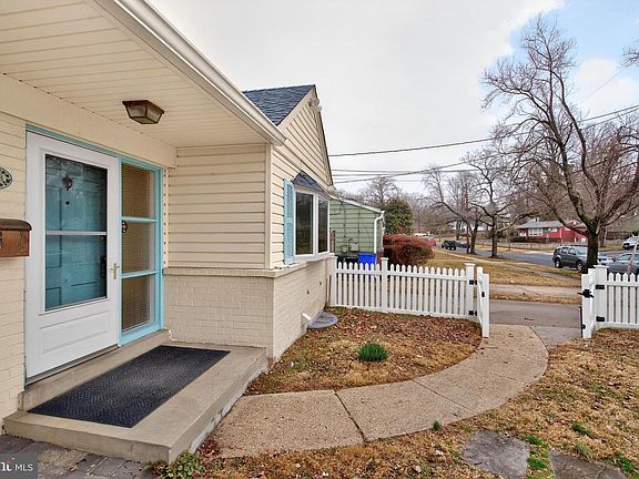 3rd image of 12828 Littleton St