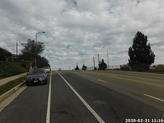 5th image of 9545 Woodley Ave