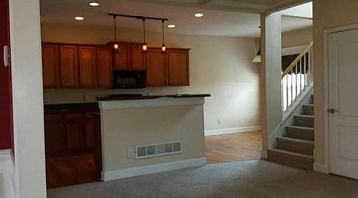 4th image of 9982 Village South Dr