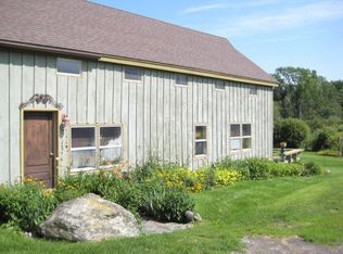 26 Middle Rd, Austerlitz, NY 12017