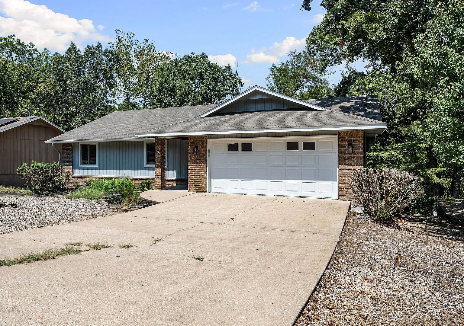 3 Bed / 2 Bath Home Located Near Bella Vista Recreation Center — Photo 3