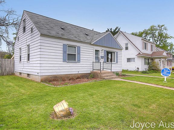 3rd image of 2451 Glenbrook Ave SW