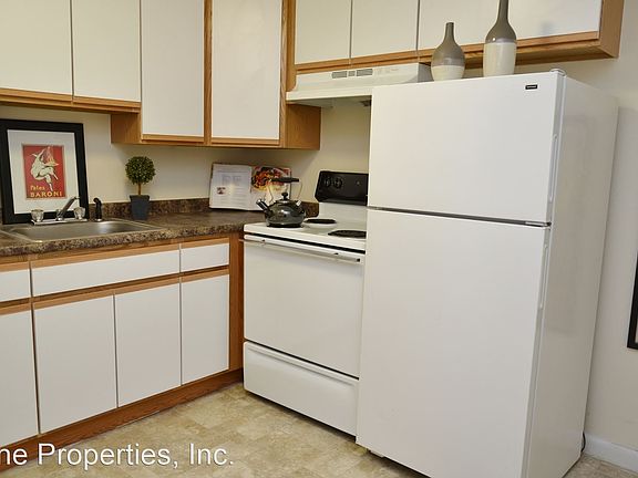 2nd image of 180 Blueberry Ln APT 1