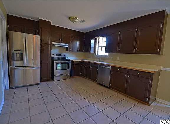 4th image of 876 2nd St NW
