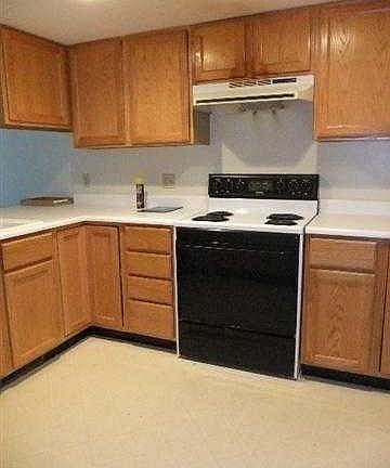 3rd image of 6167 Dell Dr Unit 4