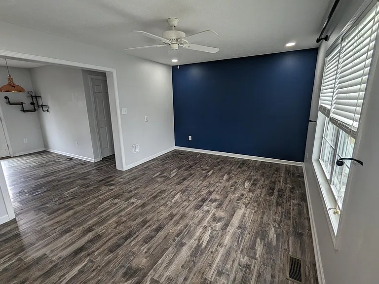 61 Newberry Dr — Photo 2