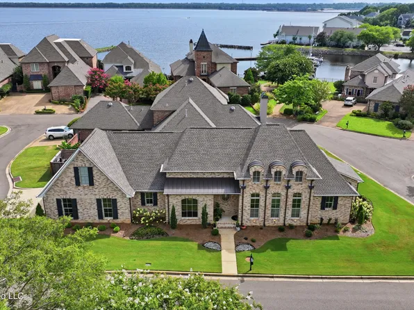 103 Summers Ln, Ridgeland, MS 39157