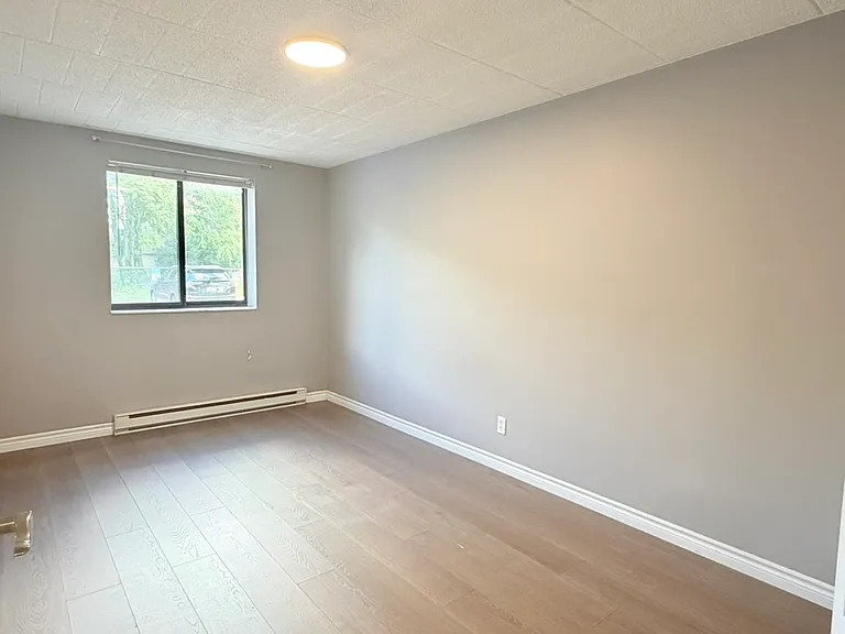 360 Tecumseh Rd W #103 — Photo 5