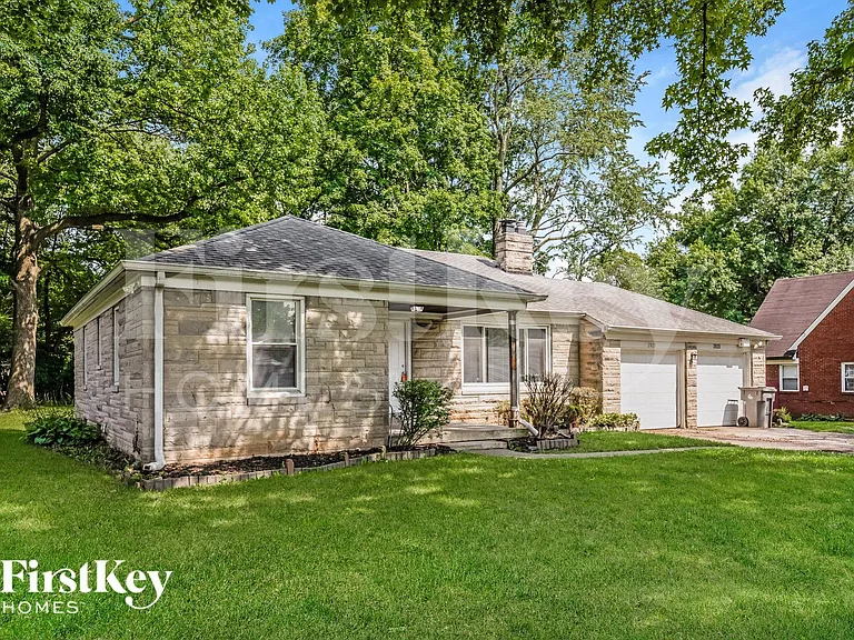 2825 Kessler Blvd — Photo 2