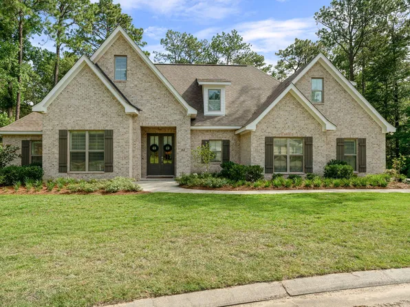 63 Brookhollow Blvd, Hattiesburg, MS 39402