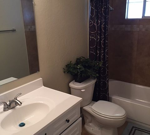 4th image of 7945 E Gale Ave