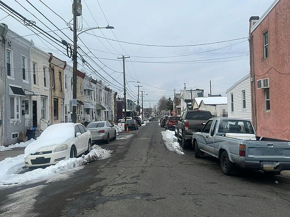 4th image of 5041 Worth St
