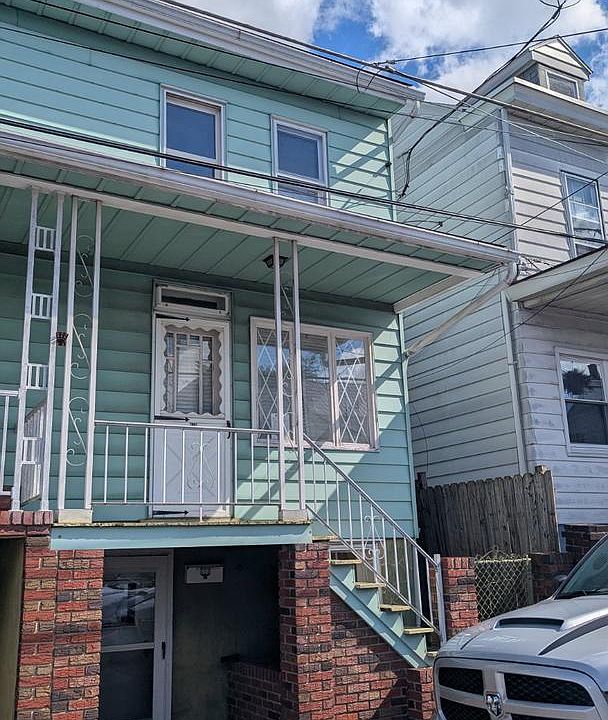 1st image of 515 Lytle St
