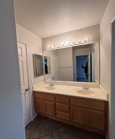 896 Cimarron Ln — Photo 17