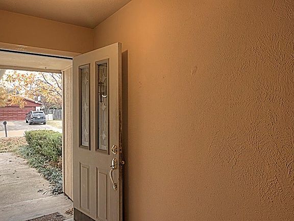 5th image of 557 Cole Ave
