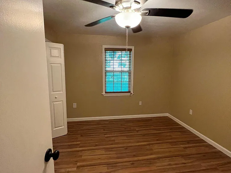 22031 White Oak Dr — Photo 11