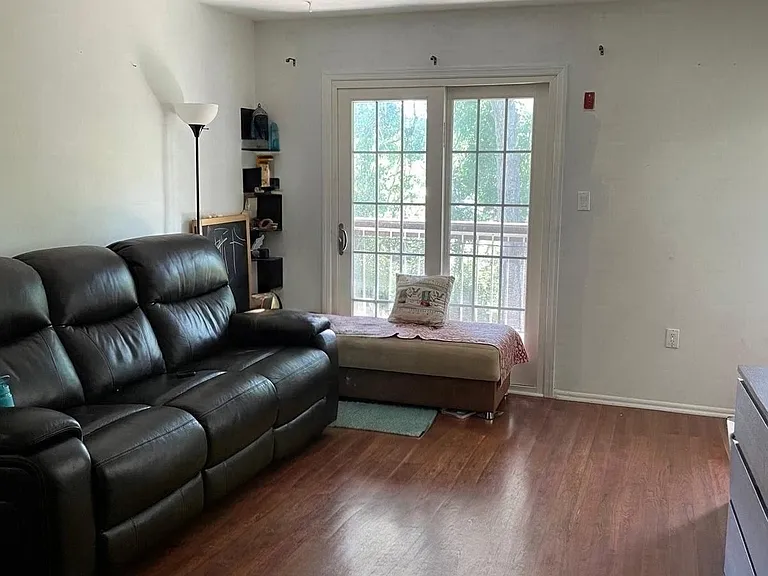 1207 Green Hollow Dr — Photo 12