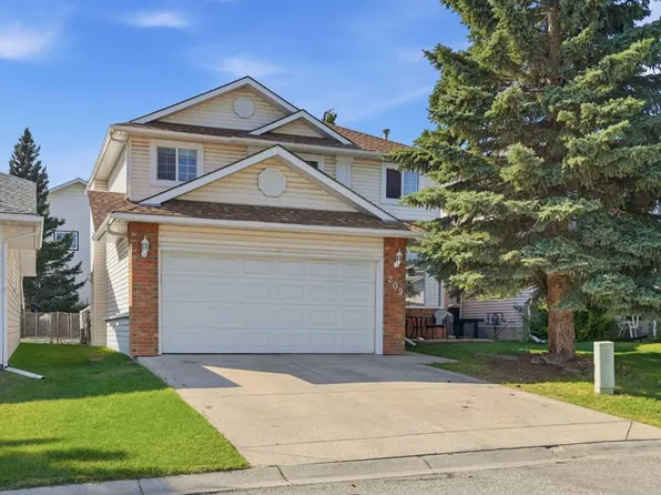 209 SW Schubert Pl NW, Calgary, AB T3L 1W6
