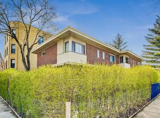 8944 Skokie Blvd #B, Skokie, IL 60077