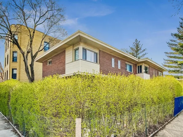 8944 Skokie Blvd #B, Skokie, IL 60077