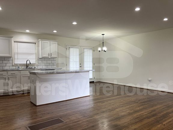 5th image of 1048 Medina Dr