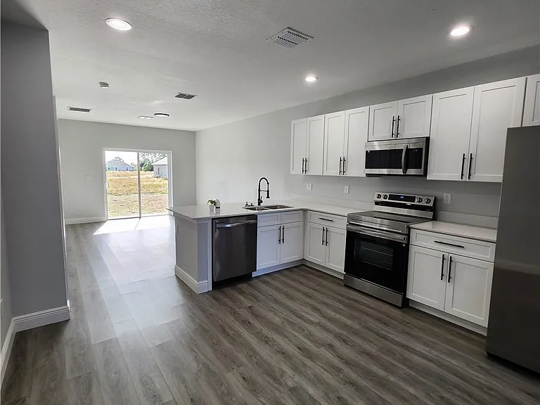 6918 Dickinson Dr — Photo 5